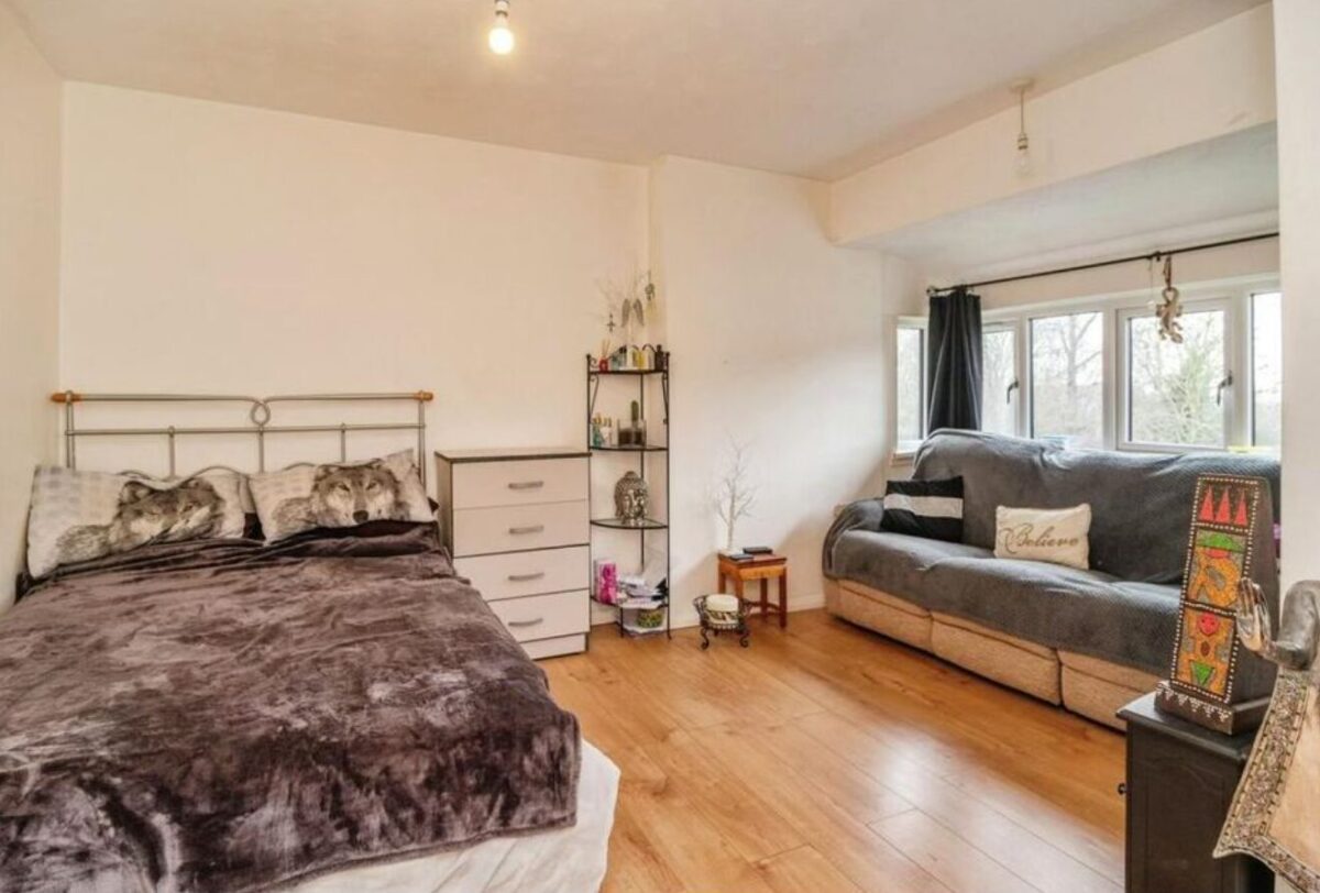 Beautiful Studio Flat FOR SALE