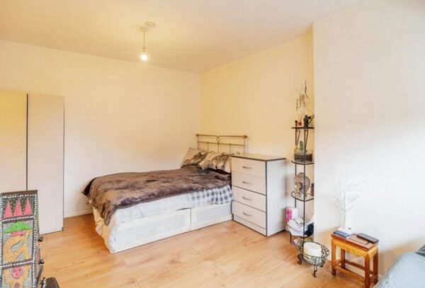 Beautiful Studio Flat FOR SALE