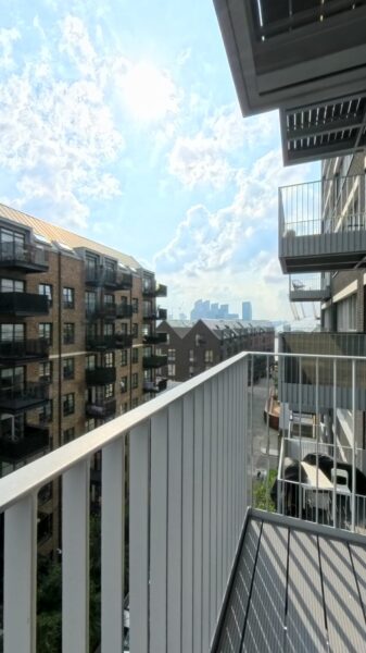 Stunning 1 Bed Flat in Docklands Good Luck Hope Road E14 0XG