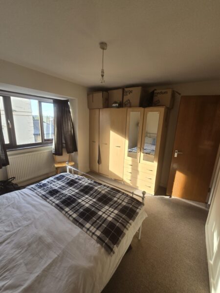 2 bed flat for rent £1850 Cricklywood Lane NW2 1HW