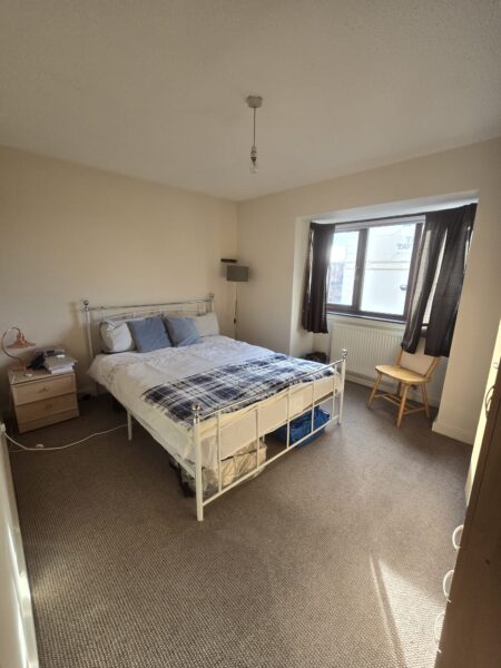 2 bed flat for rent £1850 Cricklywood Lane NW2 1HW