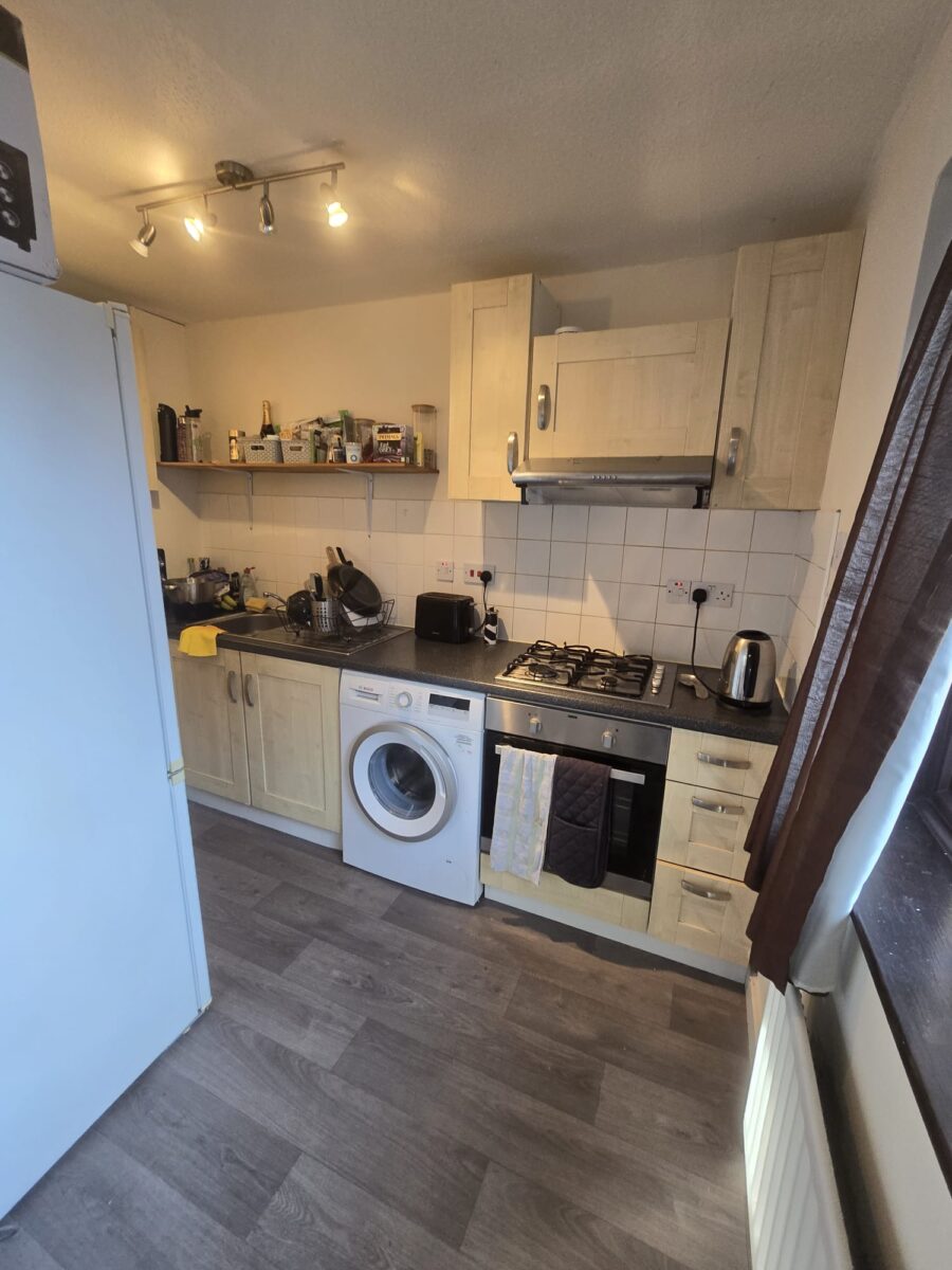 2 bed flat for rent £1850 Cricklywood Lane NW2 1HW