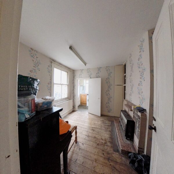 3 Bed Mid Terrace property, Park Avenue IG11 8QX