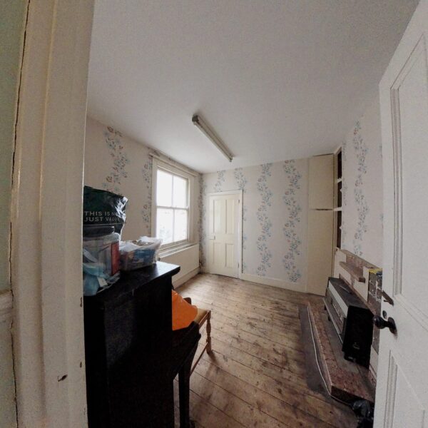 3 Bed Mid Terrace property, Park Avenue IG11 8QX