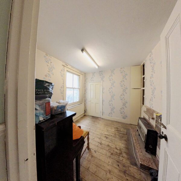 3 Bed Mid Terrace property, Park Avenue IG11 8QX