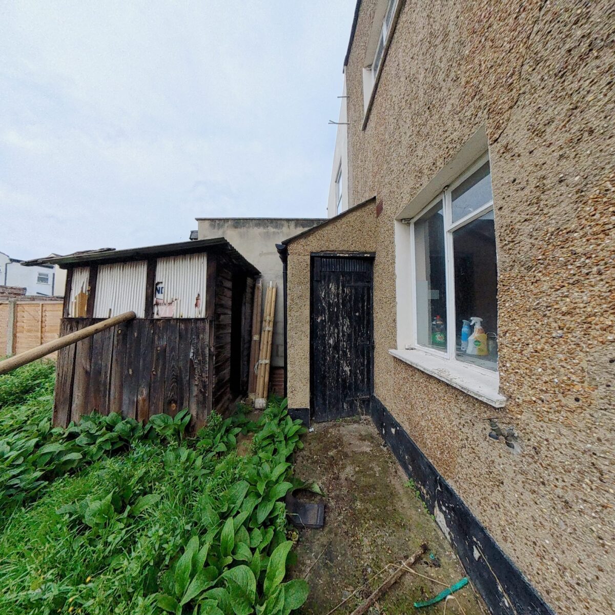 3 Bed Mid Terrace property, Park Avenue IG11 8QX