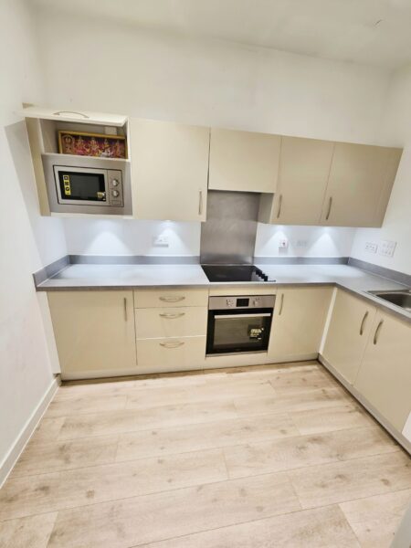 2 Bed Flat in Paynter House, Castle Street E13 9FG