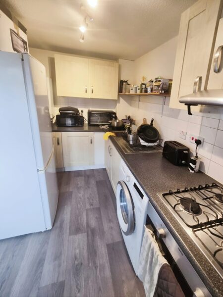 2 bed flat for rent £1850 Cricklywood Lane NW2 1HW