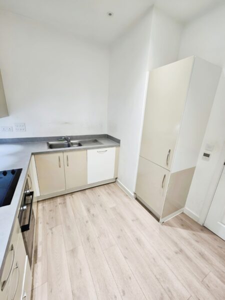 2 Bed Flat in Paynter House, Castle Street E13 9FG