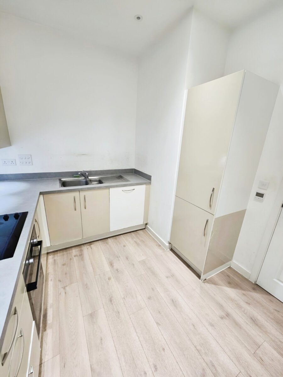 2 Bed Flat in Paynter House, Castle Street E13 9FG