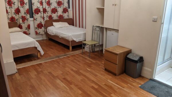 X5 Ensuit Rooms in shared house With Bills £950-£1100