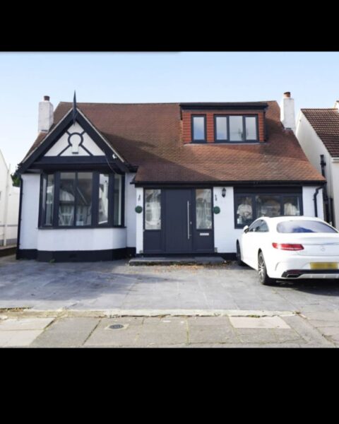 6 Bed Detached Chalet Bungalow For Sale £975000  Ilford IG3 9NF